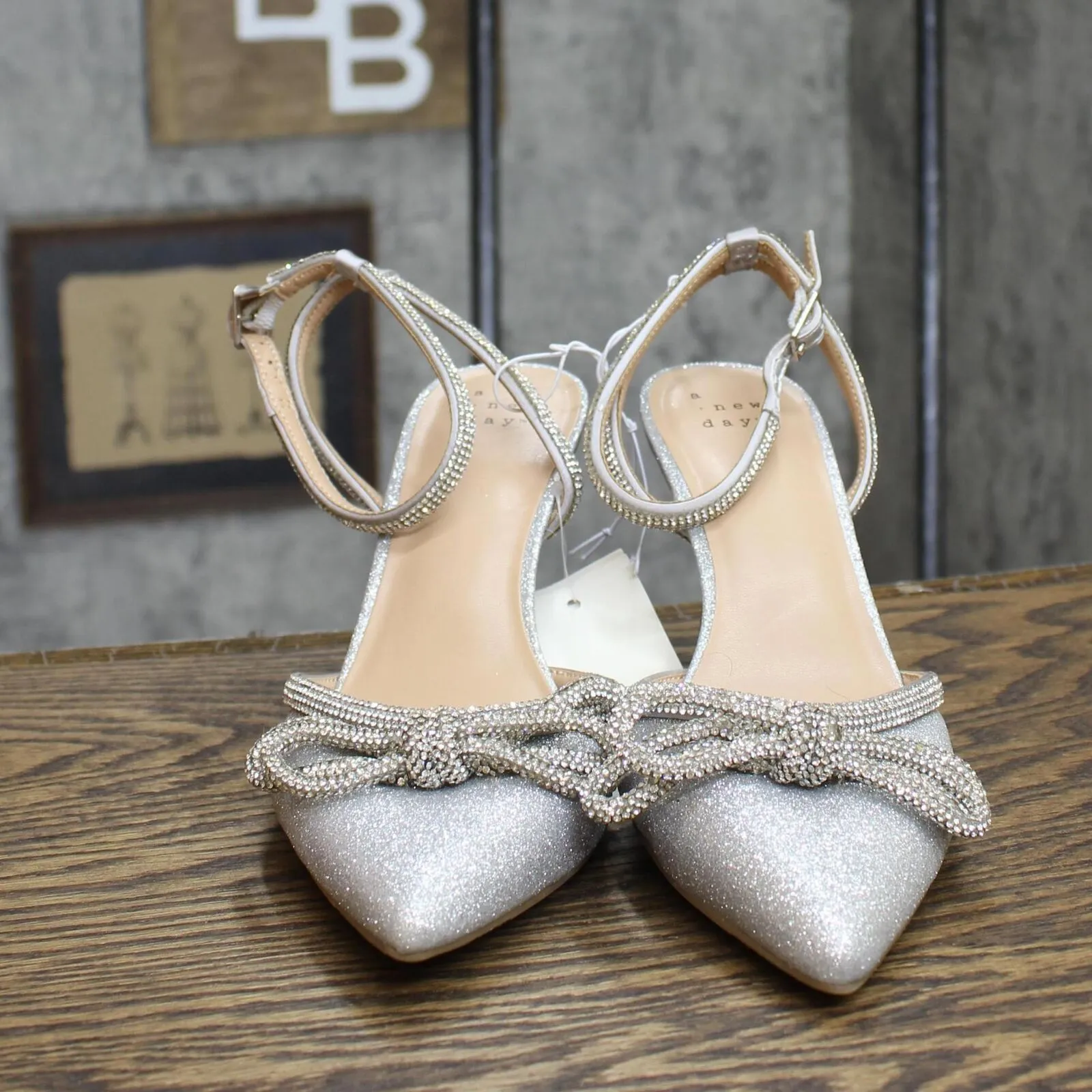 A New Day Women's Carmin Bow Pumps with Memory Foam Insole Silver Gray 7.5M