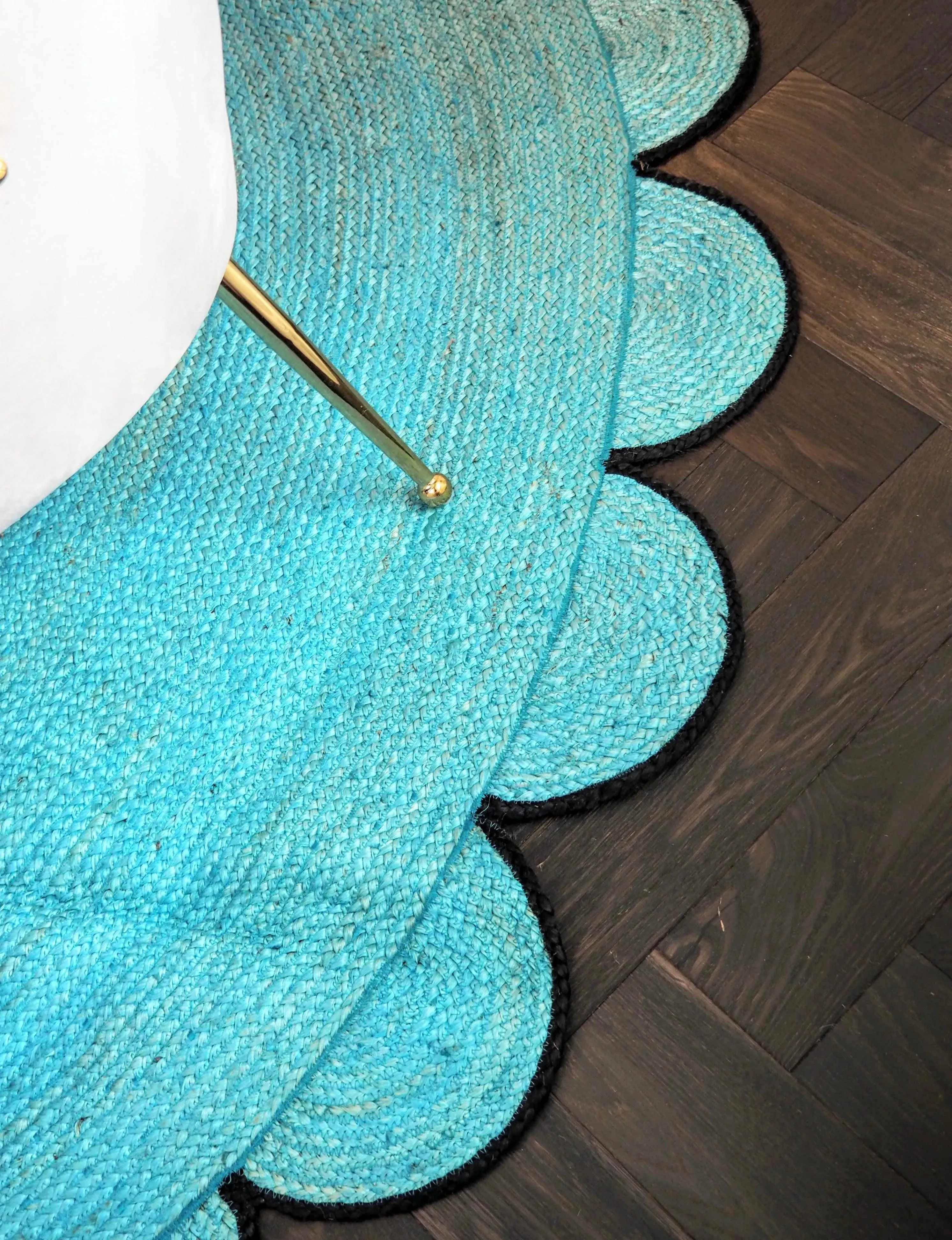 Blue Scalloped Round Jute Rug 9' x 9'