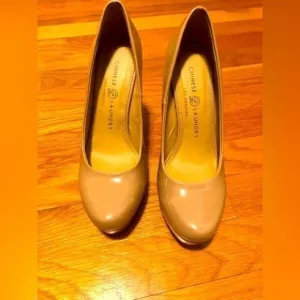 Chinese LAUNDRY high heel pumps shiny tan color size 6.5