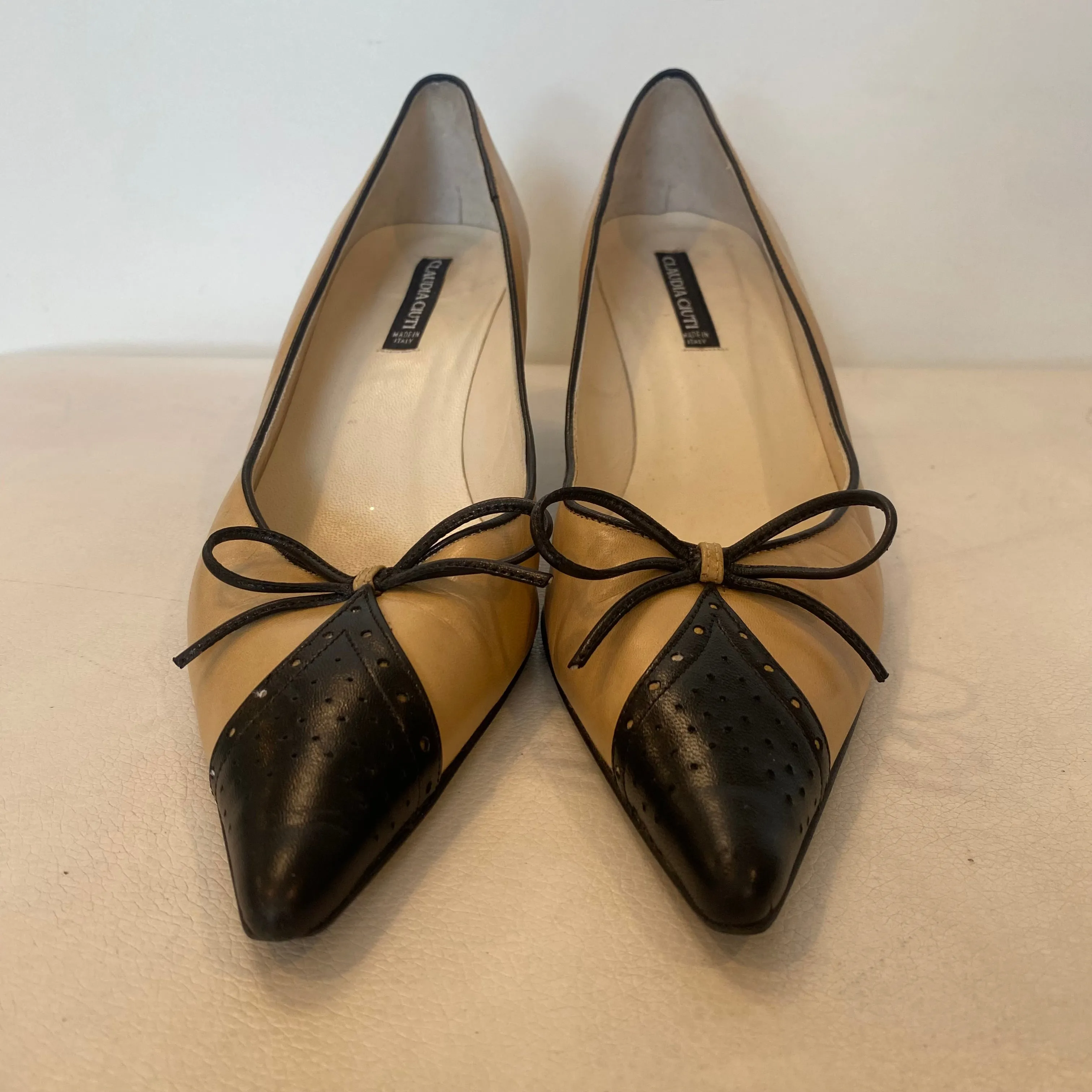 CLAUDIA CIUTI Point Toe Kitten Heel Nude/Black Size 7