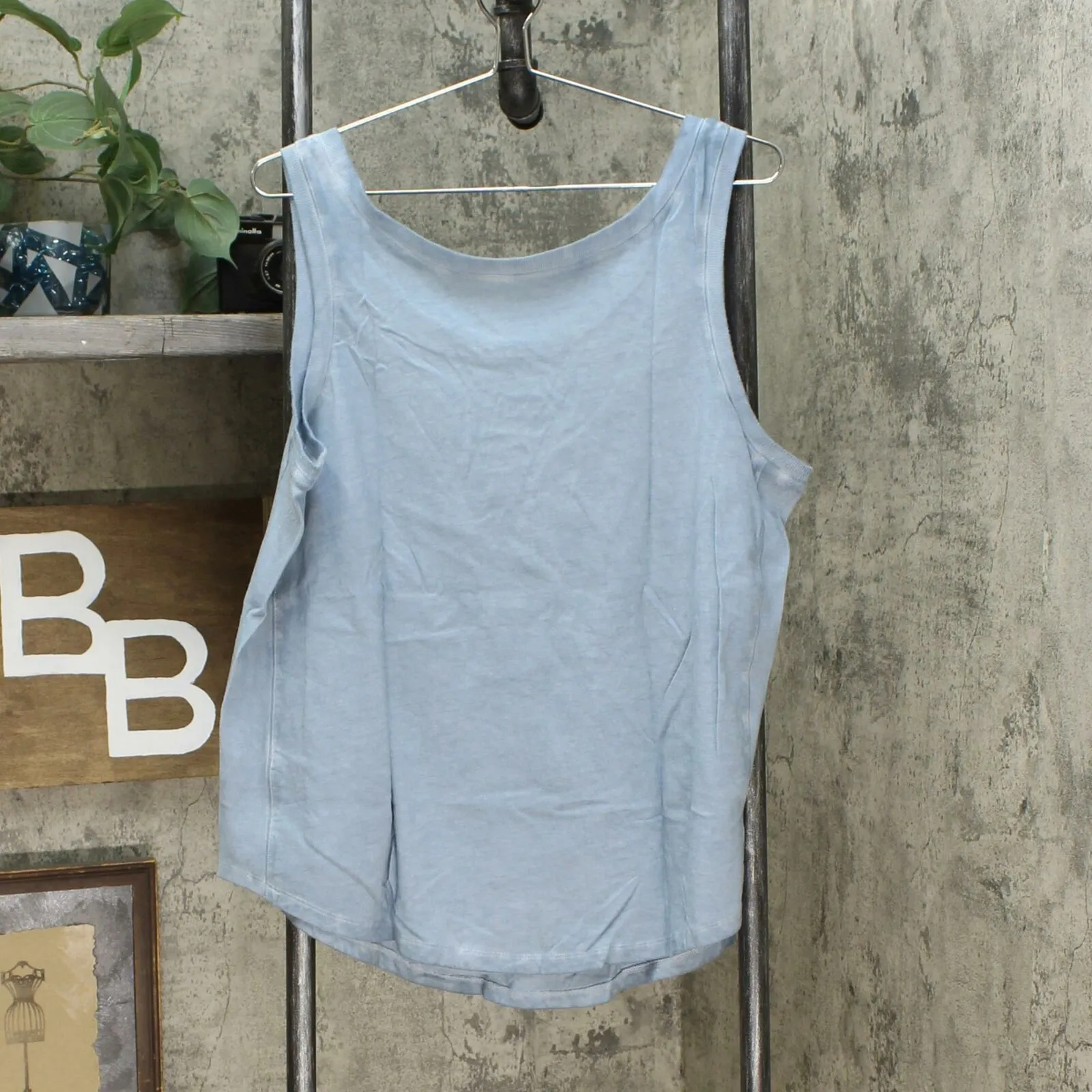 DG2 by Diane Gilman Women's Embroidered Star Tank Top Chambray Large