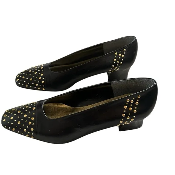 J Renee Vintage 80’s/90’s Black Leather Pumps with Gold Studs Size 7M rocker EUC