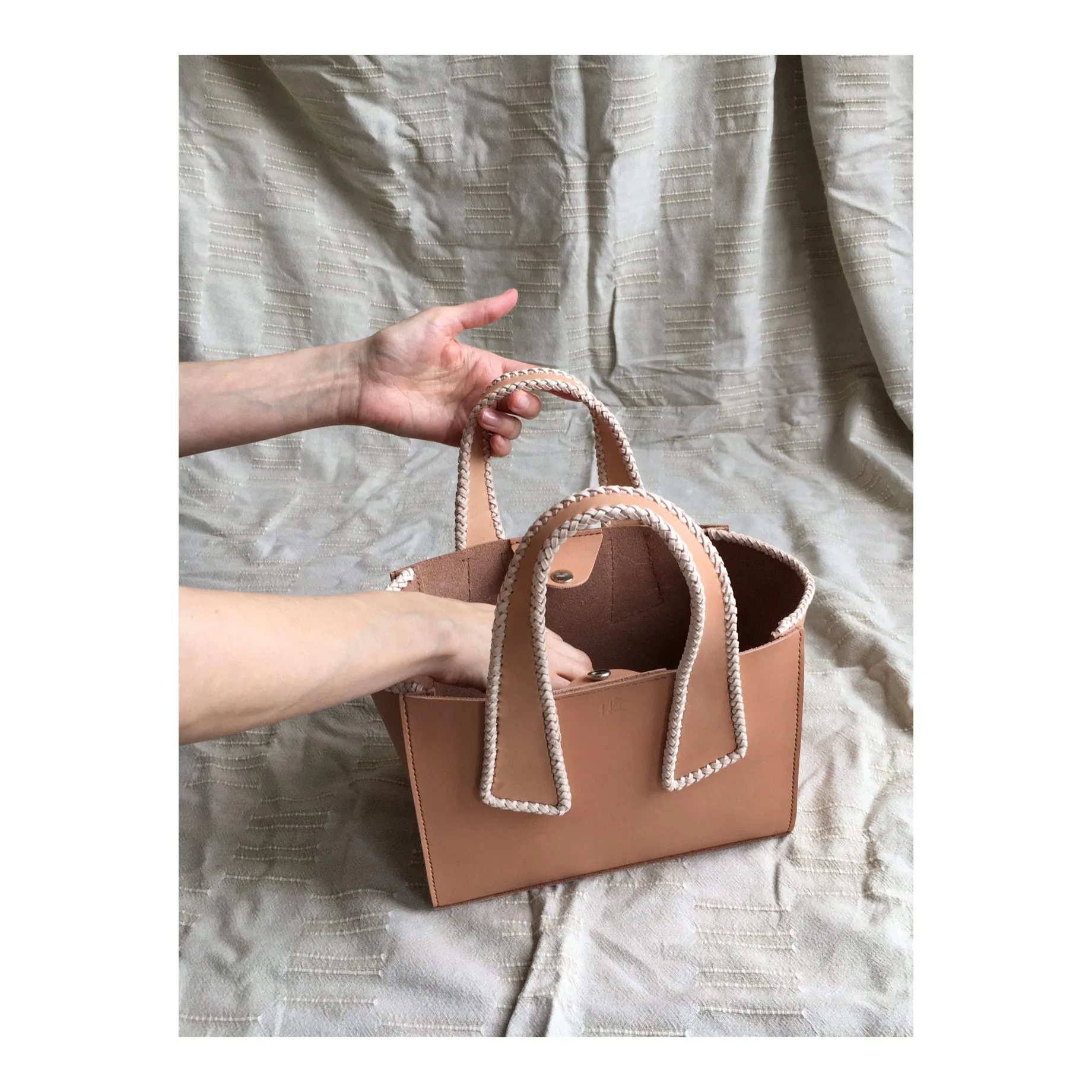 Laced Liten Tote Bag