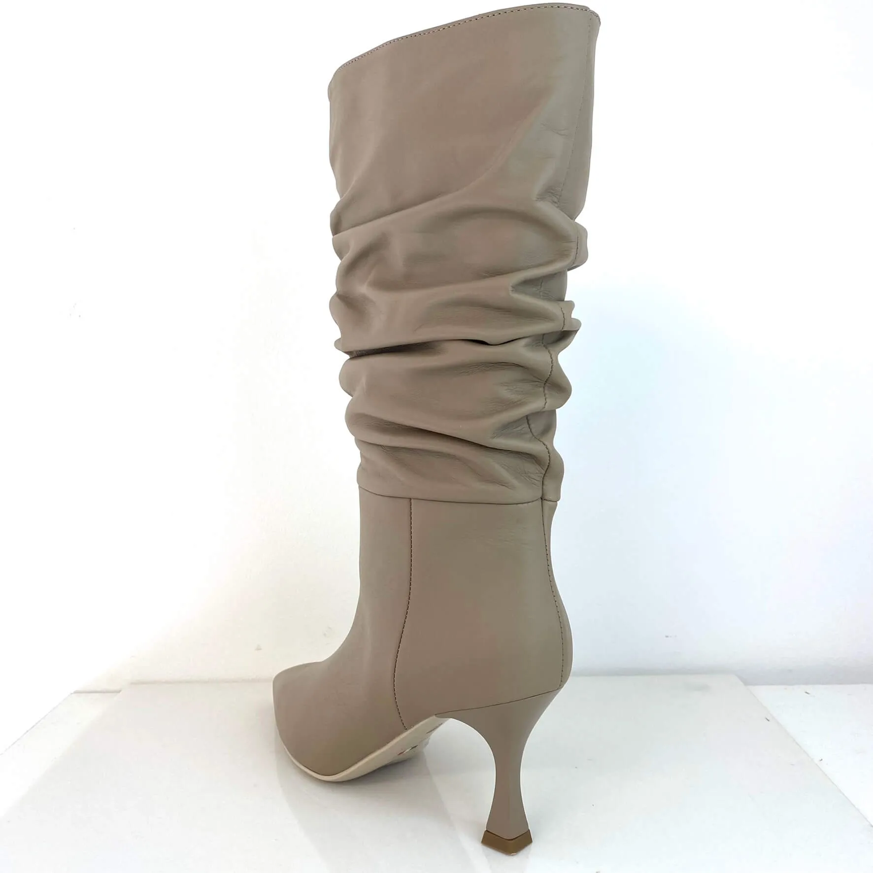 NeroGiardini Cream Leather Slouch Boots