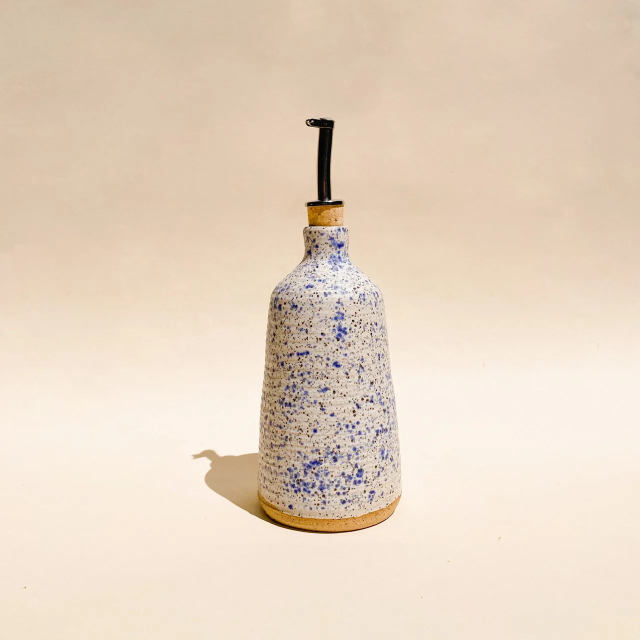 Ridged Oil Pourer