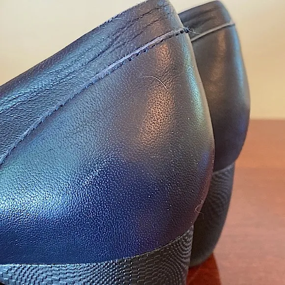 SoftWalk Find Comfort Within Navy Blue Leather Low Heel Pumps Size 10.5W