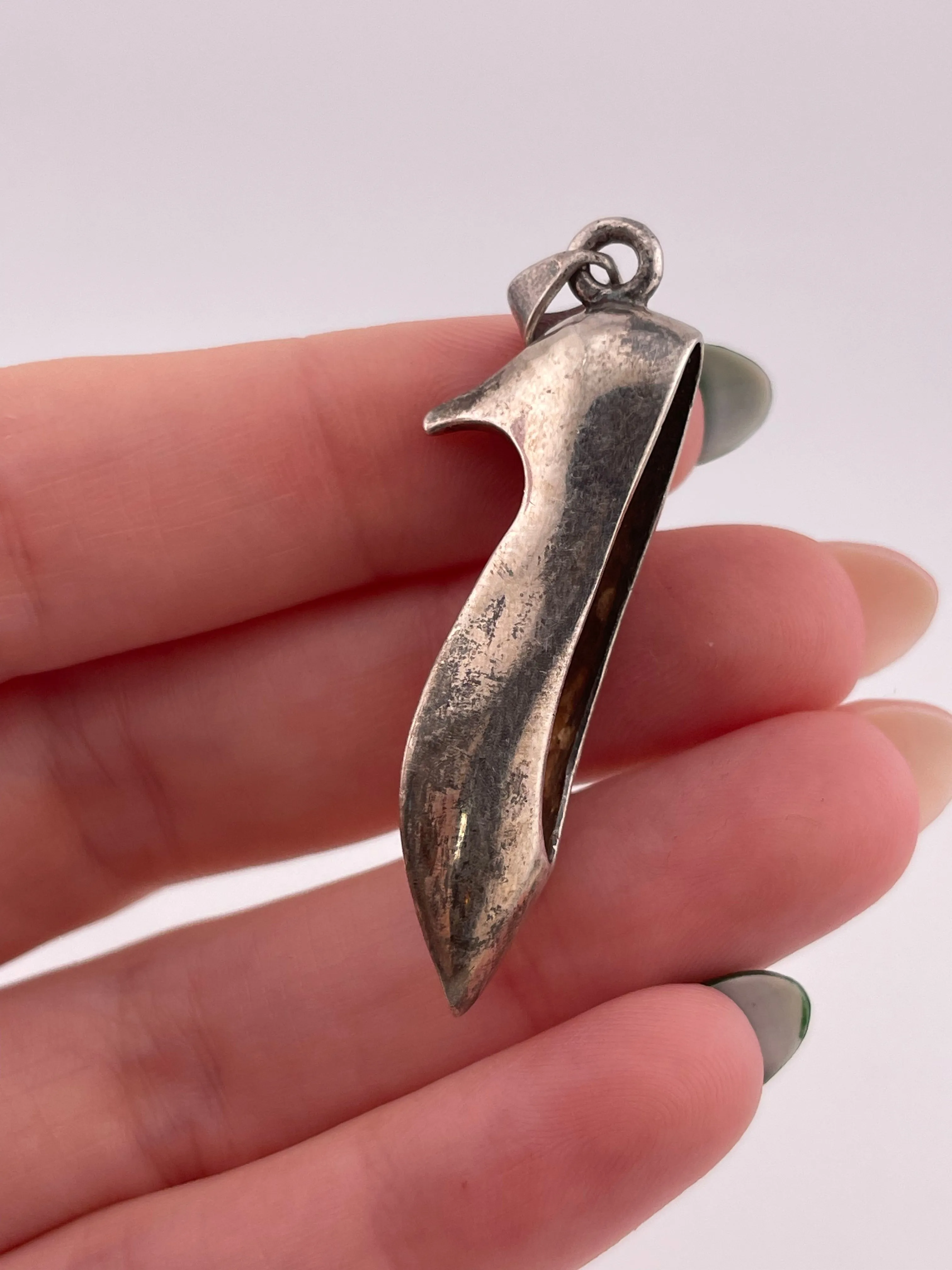 sterling silver kitten heel shoe pendant