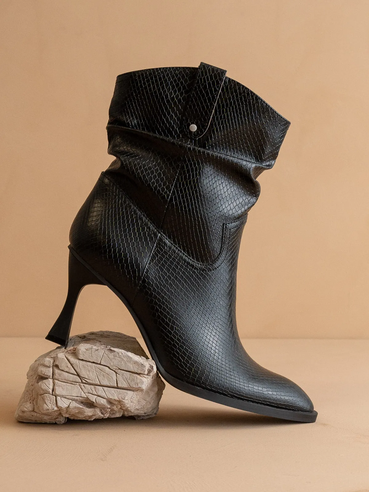 The Jolene | Black Kitten Heeled Western Boot