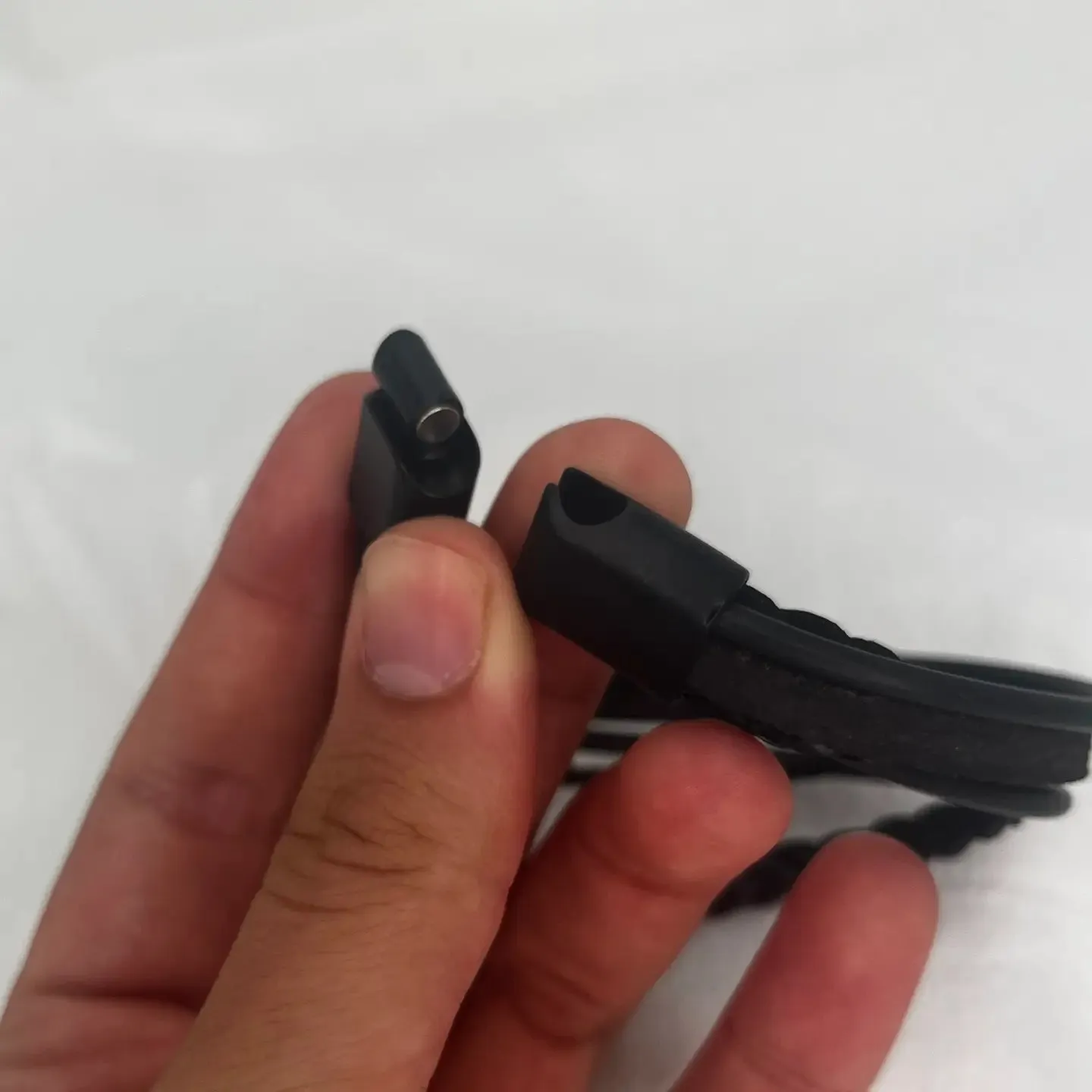 Thin Rope Braided Black Leather Bracelet for Men: Sleek 
