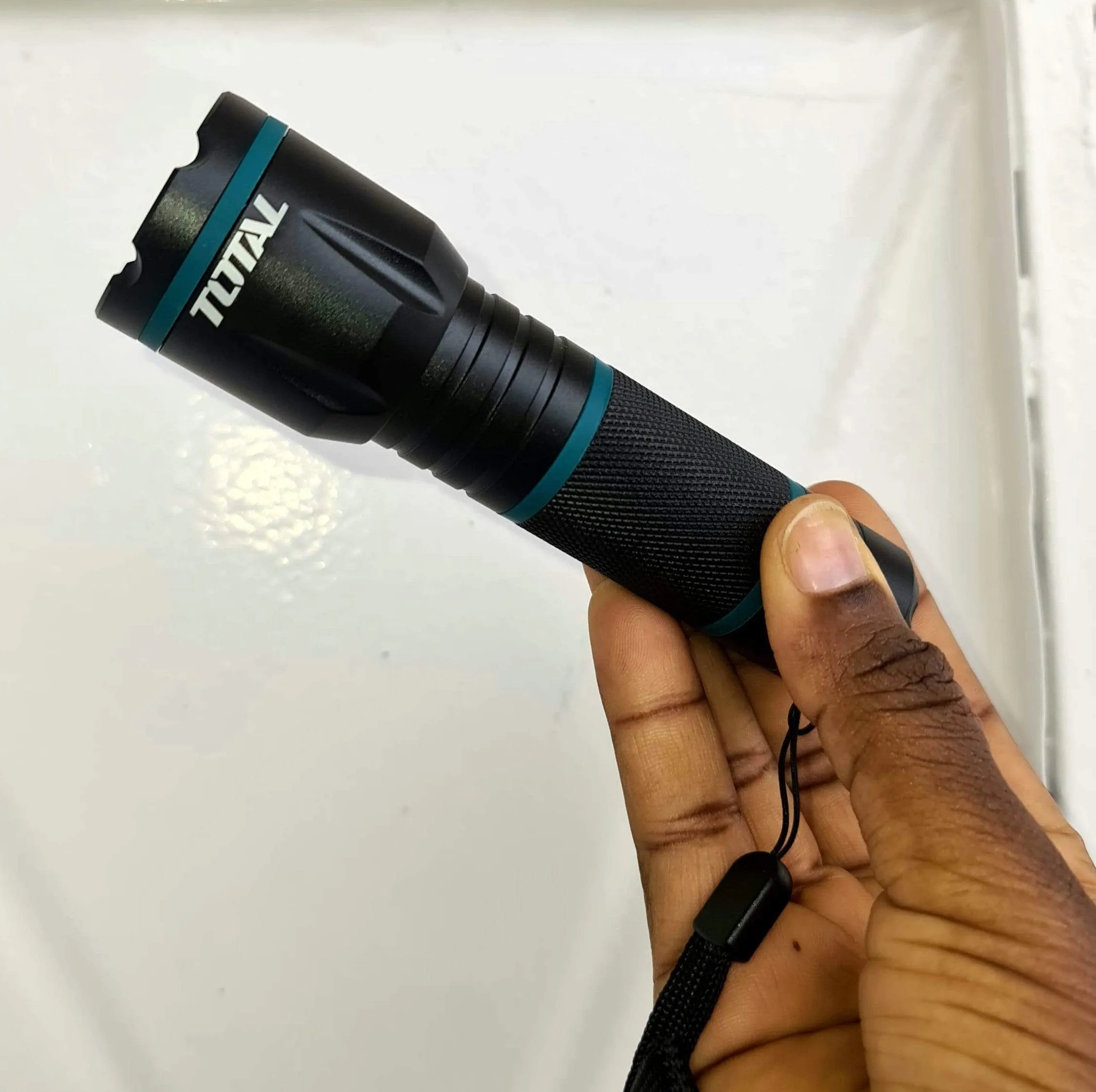 Total Non-Rechargeable LED Flashlight - TFL013AAA1