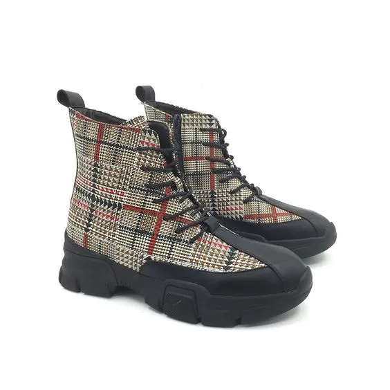 Trendy British Zipper Grid Boots