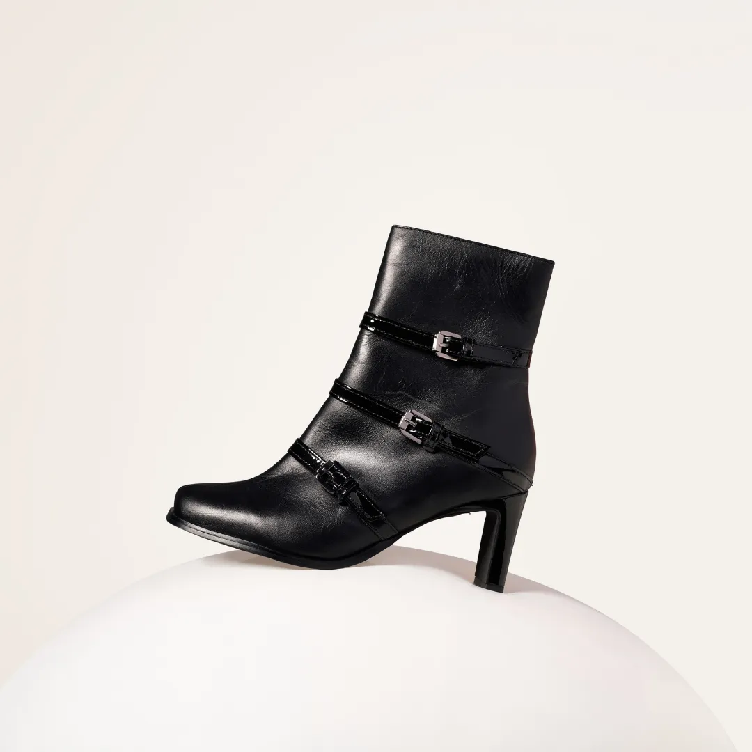 Zoe - Black Leather