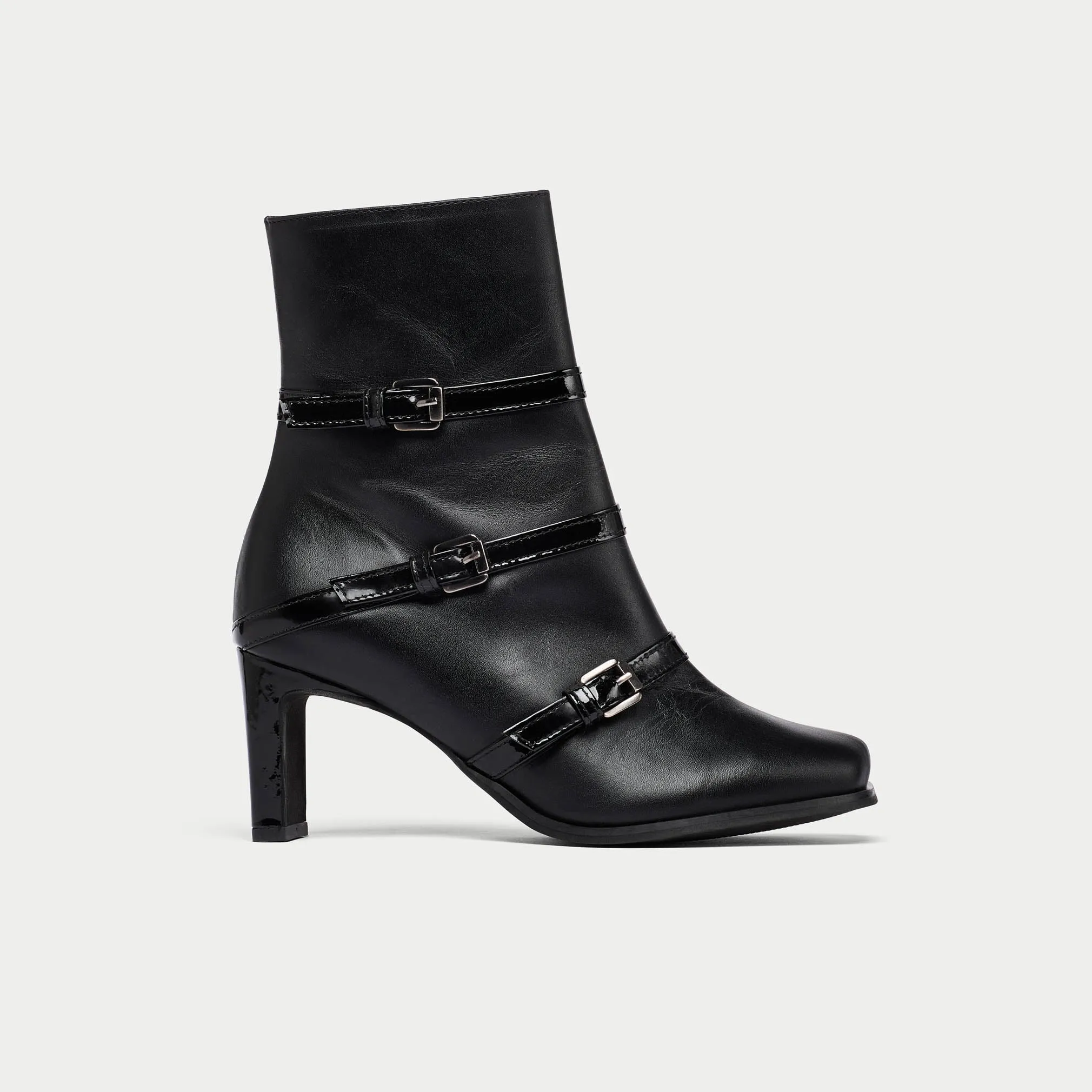Zoe - Black Leather