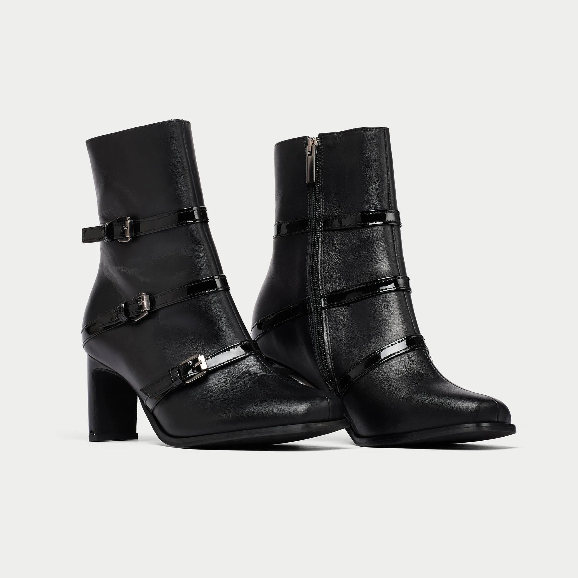 Zoe - Black Leather
